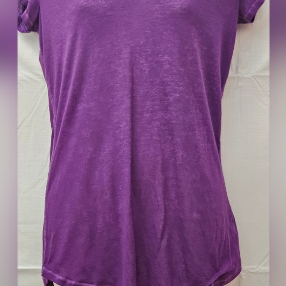 AEO Tissue Tee Medium - Picture 4 of 7